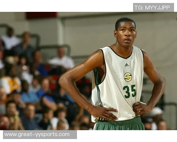 赵泰隆的篮球之路：从青涩少年到职业球员的奋斗历程与成长故事